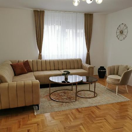 Family Apartment Тузла Екстер'єр фото