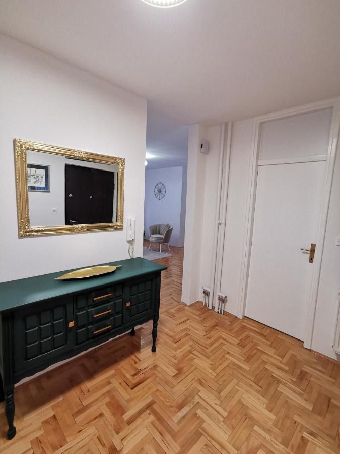 Family Apartment Тузла Екстер'єр фото