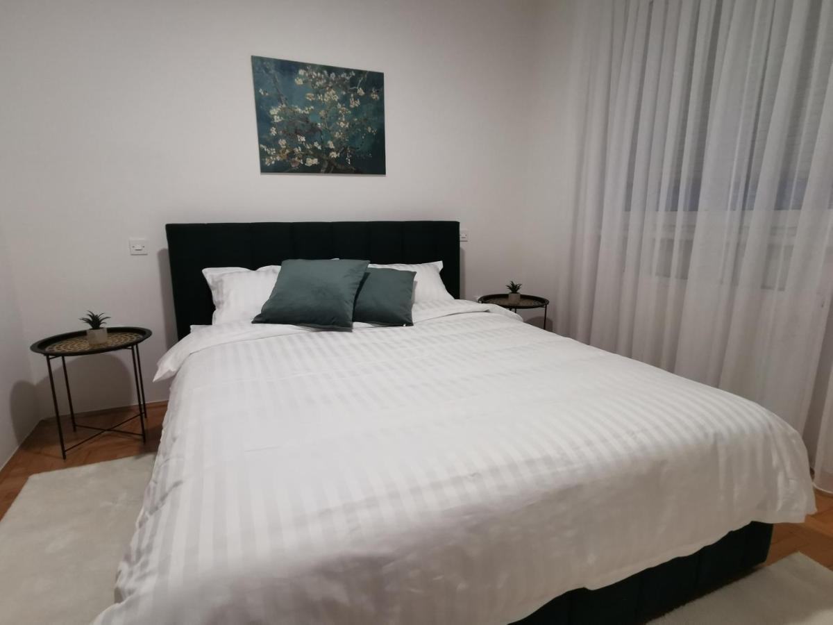 Family Apartment Тузла Екстер'єр фото